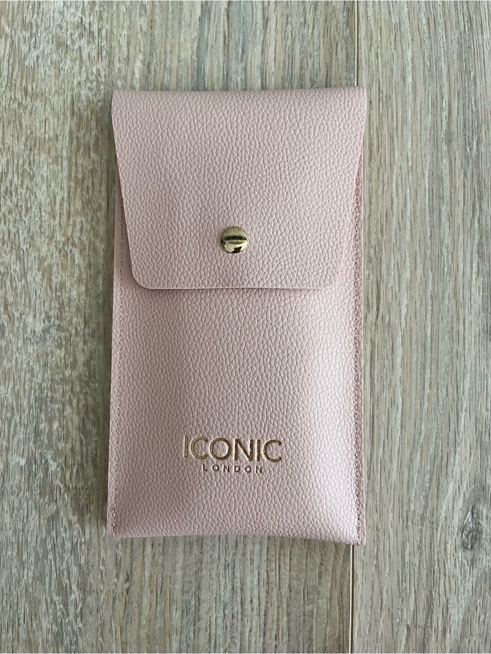 NWT ICONIC London Blush Pink Leatherette Snap Pouch
